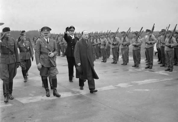The Finish president Risto Ryti welcomes Adolf Hitler in Finland 